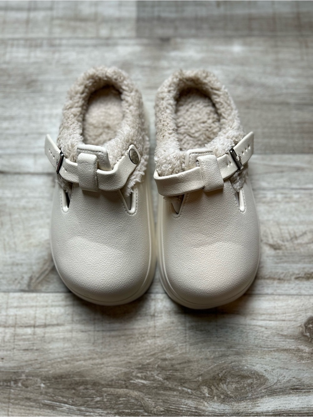 Women Cream Faux-Shearling Clog - Cozy Slip-On Shoes
